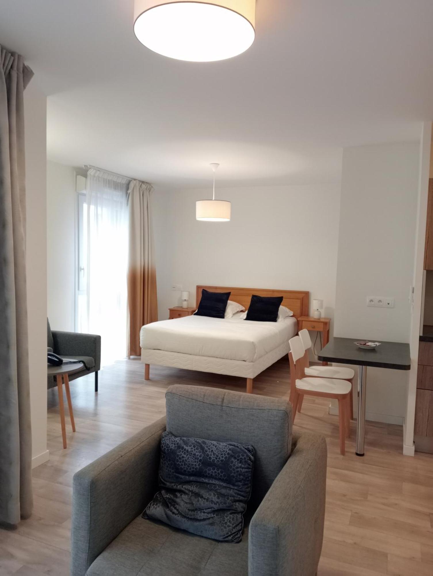 Domitys - Le Fil De Soie Aparthotel Calais Bagian luar foto